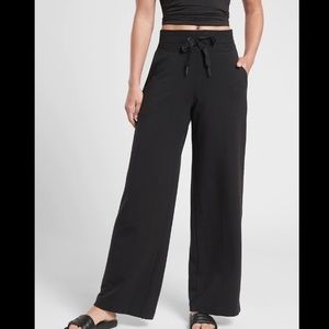 Athleta Balance Pant. SP. Black.